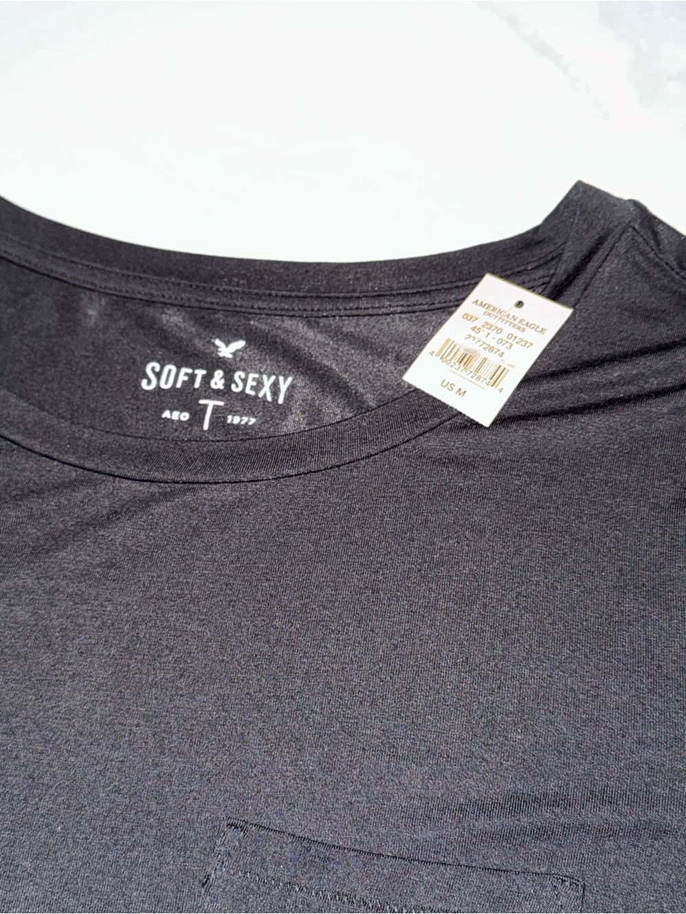 American Eagle Soft & Sexy Black Short-Sleeve Pocket Tee - Picture 4 of 4